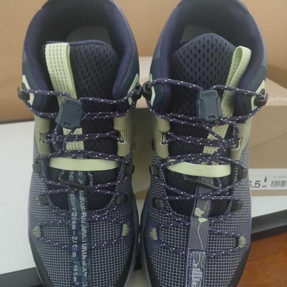 Womens NIB size 6.5 Cloudtrax is a versatile hiking shoe - Picture 3 of 6